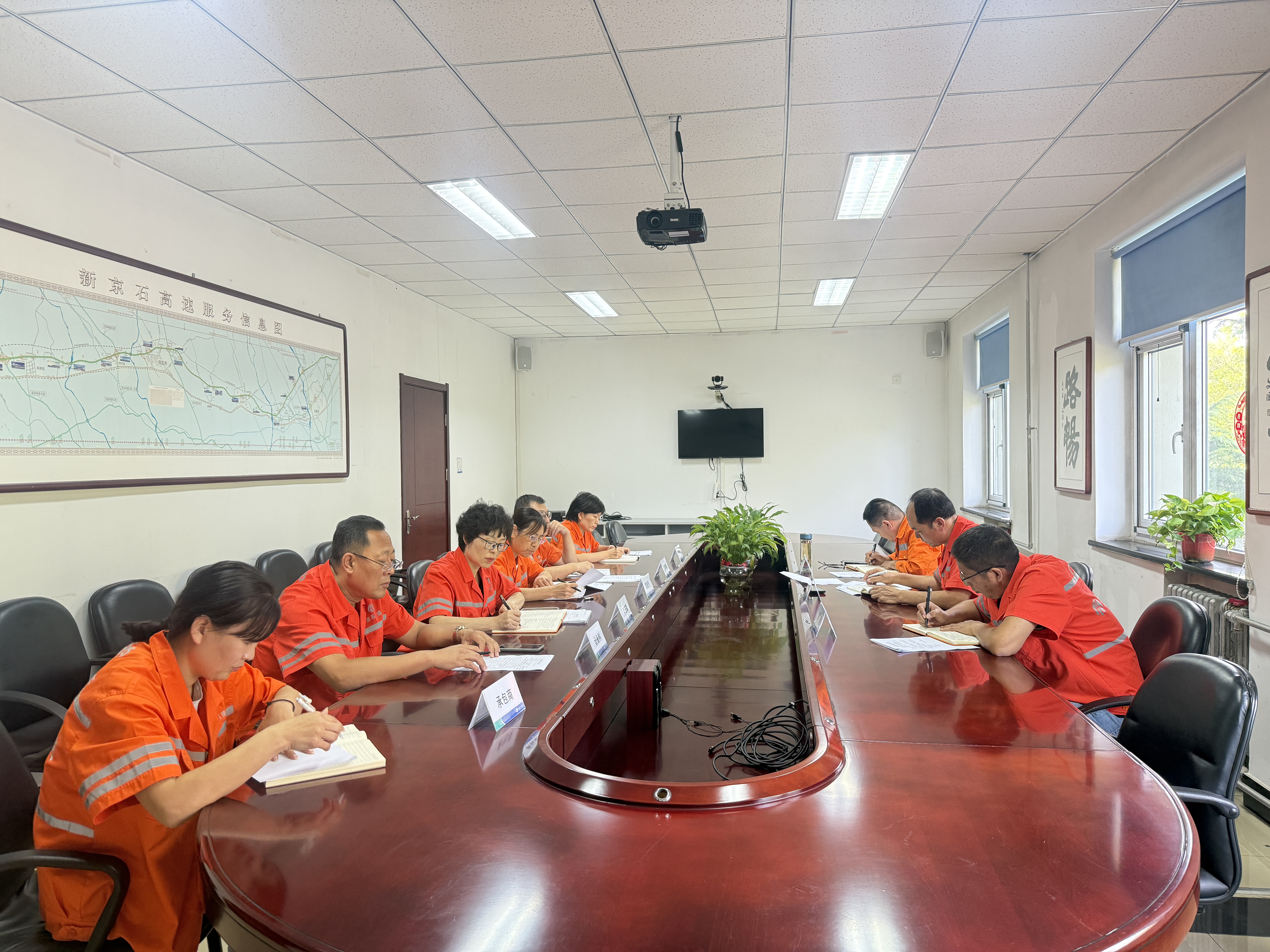 cbabe28c1c50b261df89a1dce1eec40.jpg cbabe28c1c50b261df89a1dce1eec40.jpg